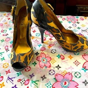 Guess Leopard Heels ⭐️⭐️⭐️♥️♥️😘